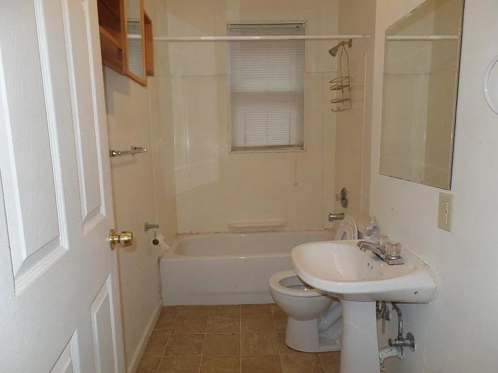 1 bed, 800 sqft, $975 — Photo 4