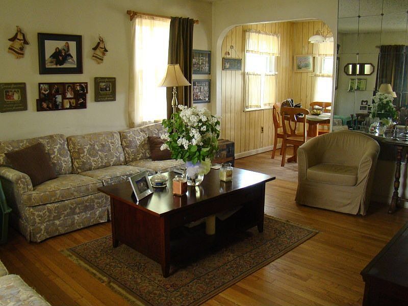 2nd image of 26 Cedar St