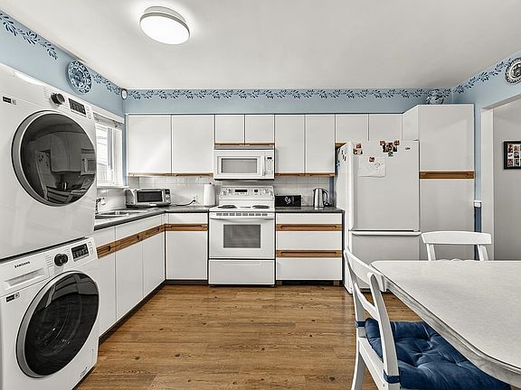 4th image of 8536 16th Ave