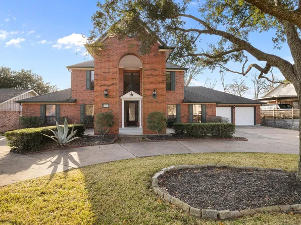 1400 Oak Hollow Dr, Dickinson, TX 77539