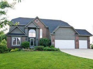 1670 Brookview Ct, Aurora, IL 60502