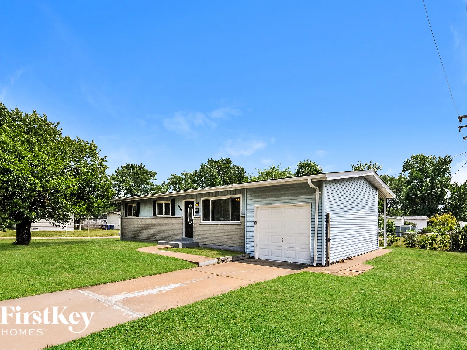 3 bed, 1.5 bath, 1025 sqft, $1,675 — Photo 2