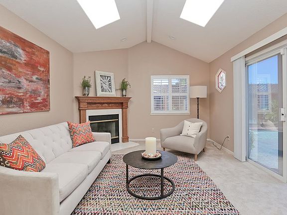 4th image of 729 Ashbourne Dr