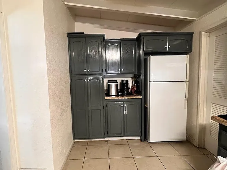 332 W 7th St — Photo 6