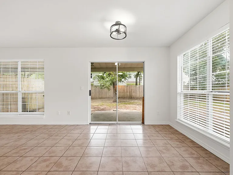 403B Yancey St — Photo 19