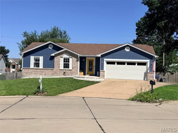 6523 Star Buck Dr, O Fallon, MO 63368