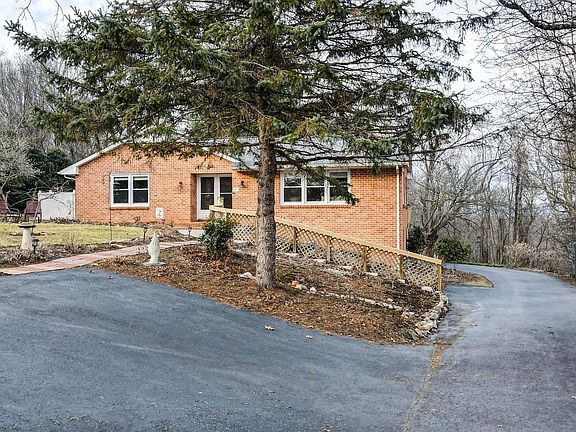 4th image of 803 Crestwood Dr