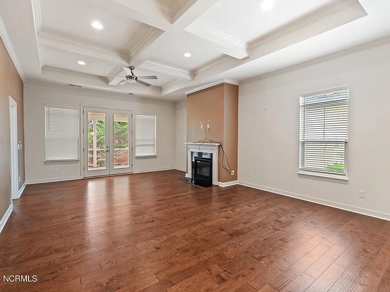 3219 Bay Winds Dr — Photo 9