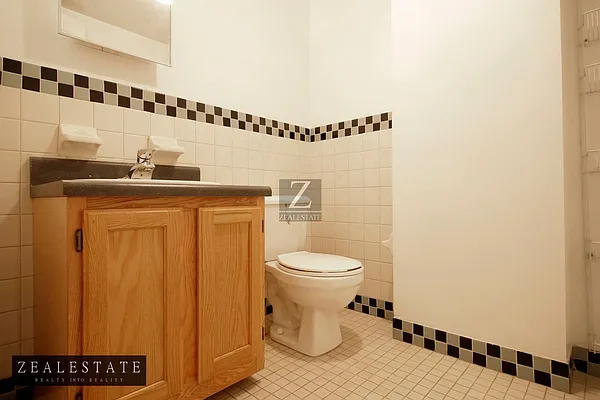 Rented by ZealEstate Group Inc | media 35