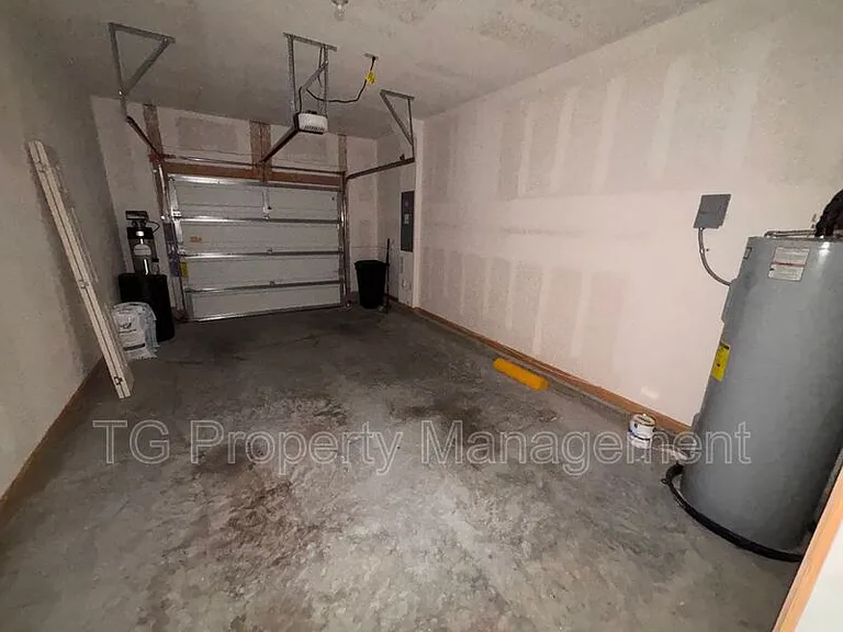 9015 Gifford Dr — Photo 21