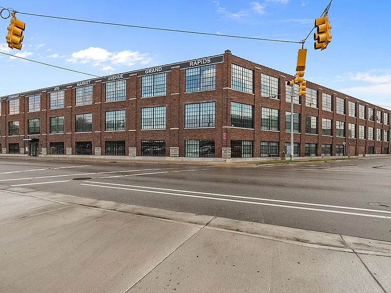 Box Board Lofts — Photo 44