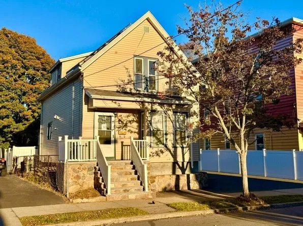 121 Empire St, Lynn, MA 01902