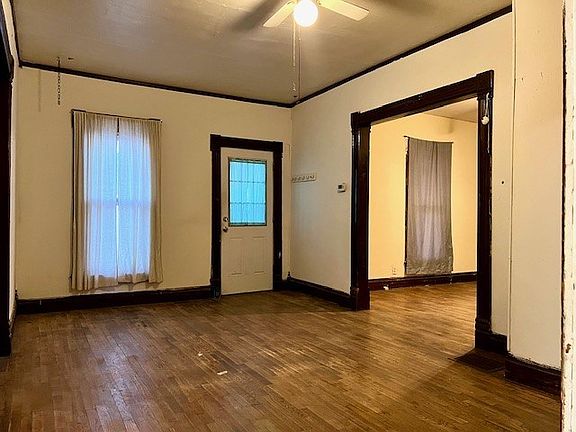2nd image of 628 W Iron Ave