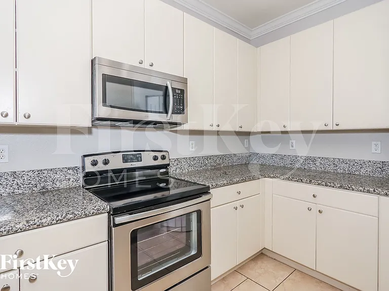 158 SE 22nd Ave — Photo 7