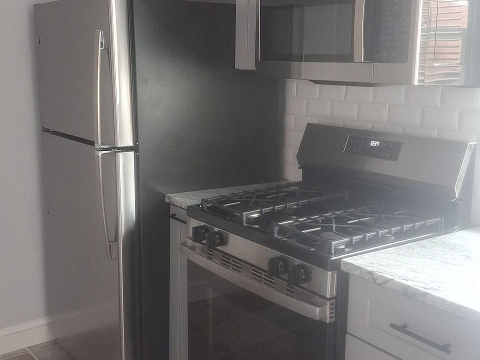 1st image of 954 Wells Pl #1B