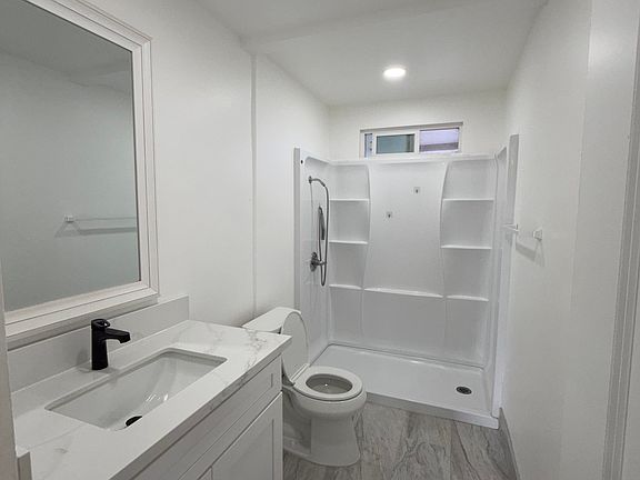 2nd image of 8671 Harriet Ln