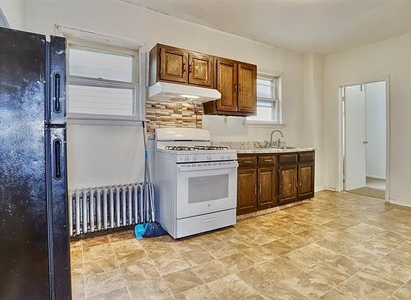 2nd image of 48 Carlton Ave Floor 2