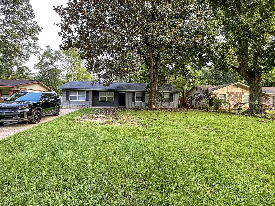 2031 Wellborn Dr