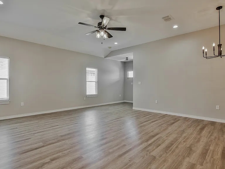 1313 Corpus Ave #B — Photo 5