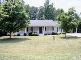 4783 Countryside Dr, Flowery Branch, GA 30542