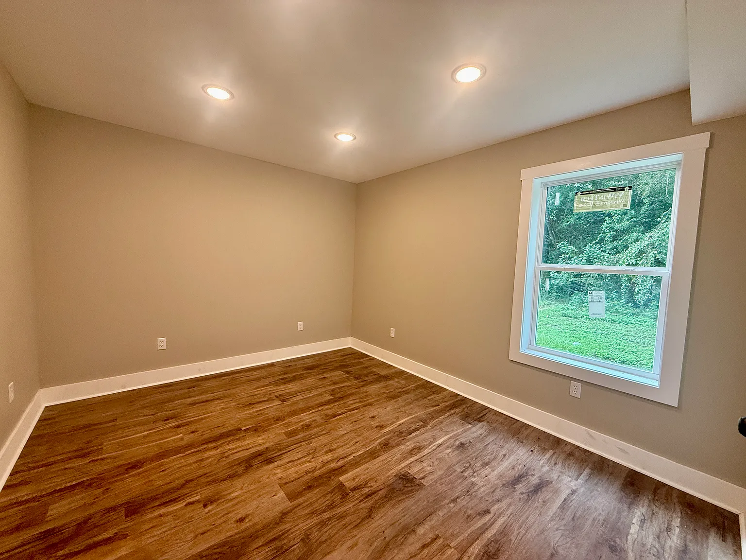 2 bed, 864 sqft, $750 — Photo 2