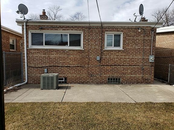 4th image of 9047 S Oglesby Ave