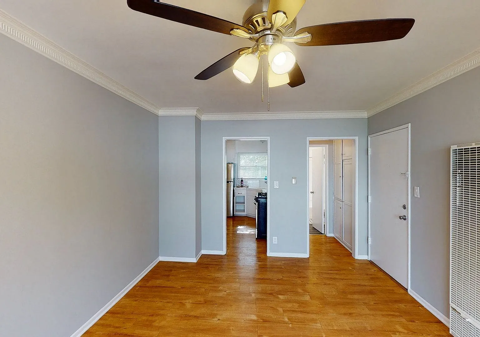 Rowena Avenue Apartments — Photo 2