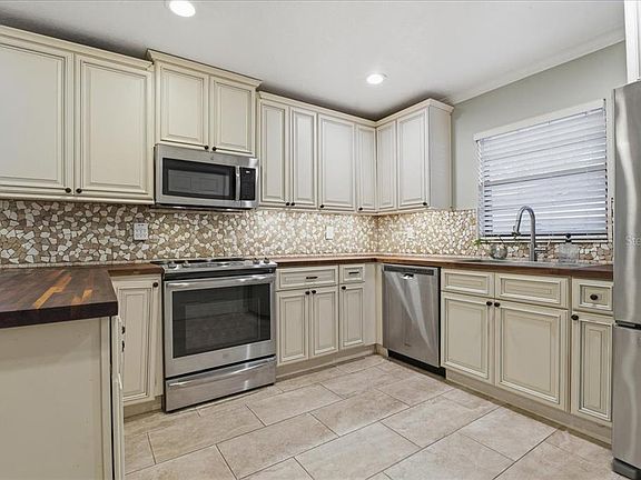 4th image of 1467 Georgetowne Dr