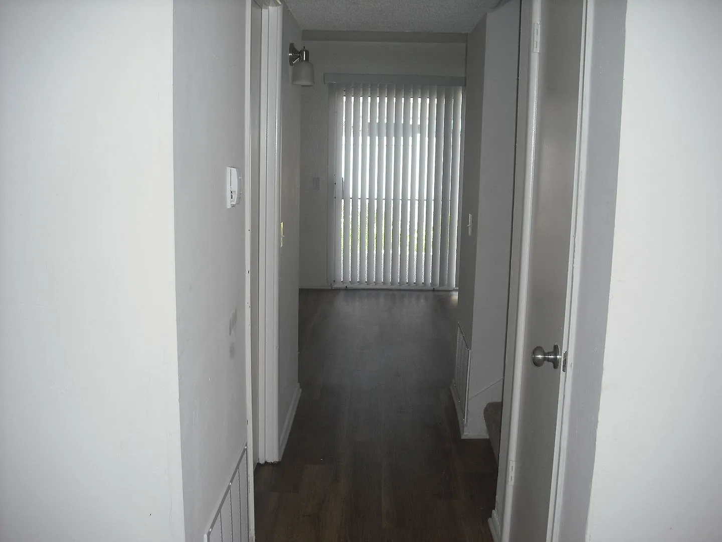 Spacious 2 story 3 bedroom Whalers Village Condominium Home — Photo 3