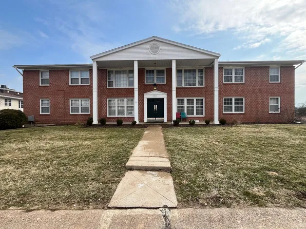 Cozy 2 Bedroom, 2 Bath Condo Building, 604 Thunderbird Ct APT H, Chesterfield, MO 63017