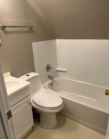 1027 Saint Clair Ave #A — Photo 16