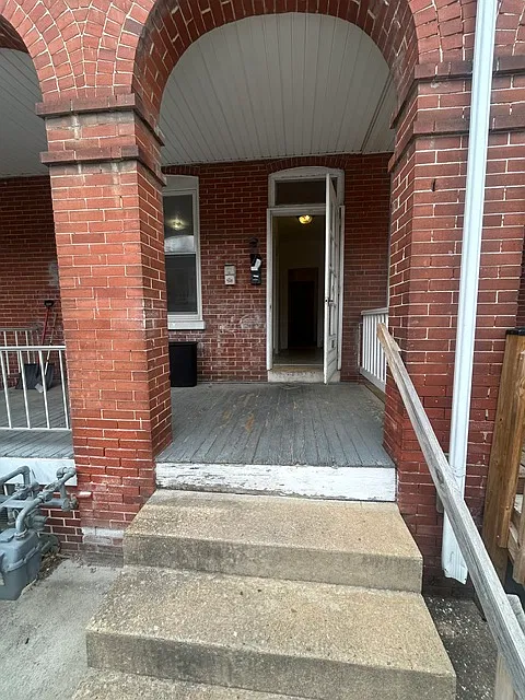 1 bed, $895 — Photo 1