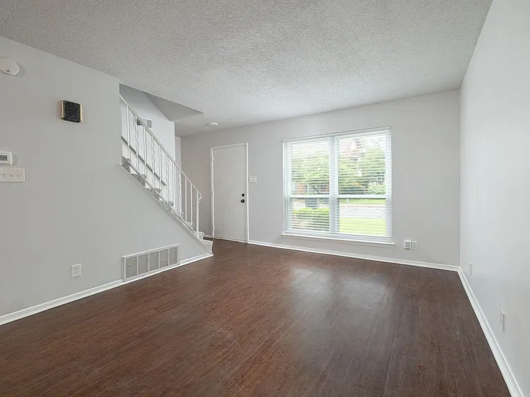 2438 N Graham Dr — Photo 20
