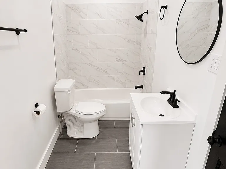 1410 S 52nd St #1 — Photo 8