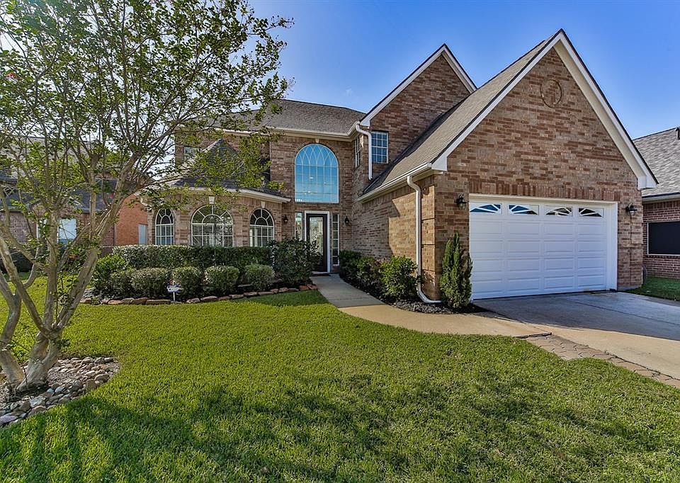 1st image of 377 Bayshore Dr