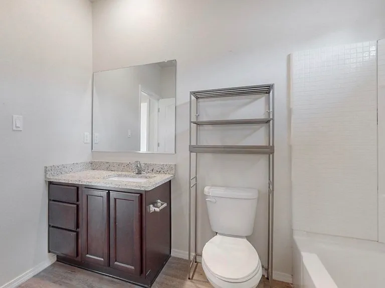 1504 Gulfstream Dr SE — Photo 9