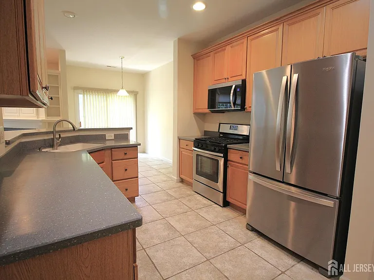 72 Truman Ave — Photo 9