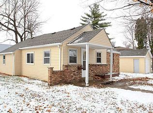 921 33rd St SE, Cedar Rapids, IA 52403