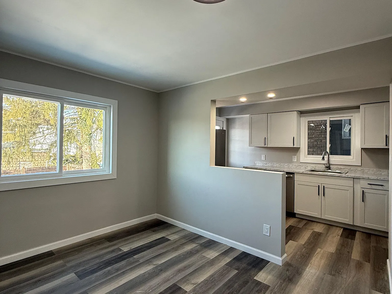79 Evans Ave — Photo 2