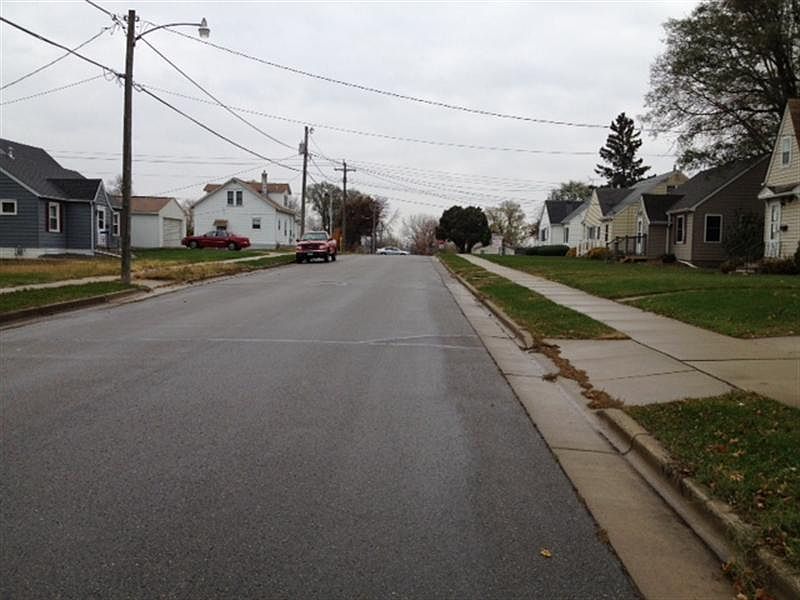 1st image of 425 Ulstad Ave