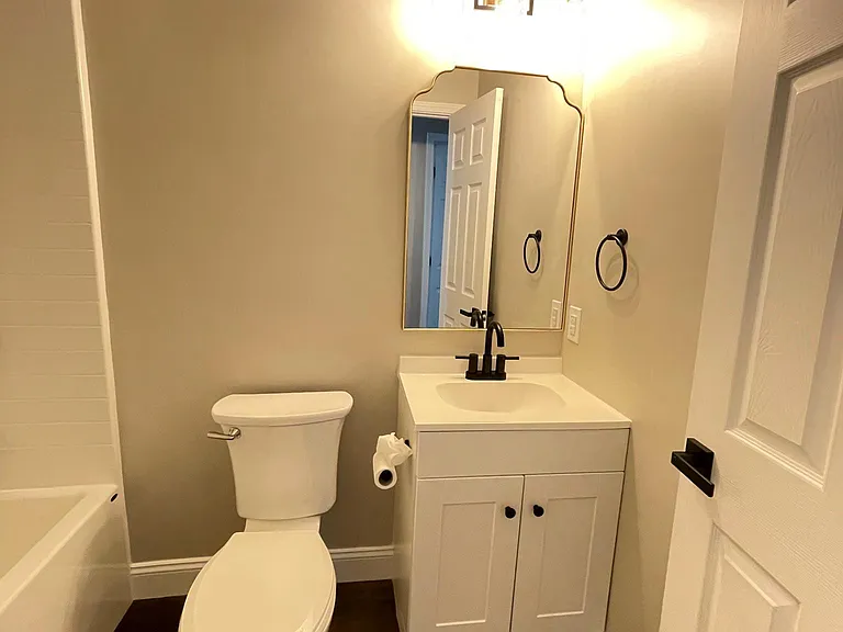 1054 Dalton Ln — Photo 13