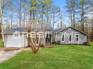 527 Tanbark Pl, Fairburn, GA 30213