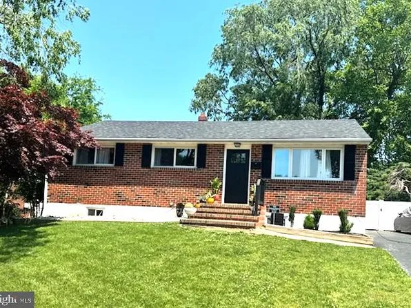5 Holly Dr, New Castle, DE 19720