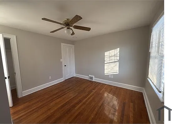 10905 Elmwood Ave — Photo 13