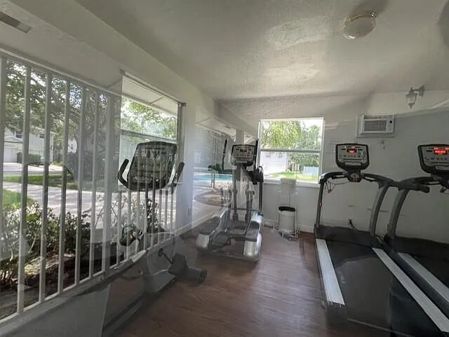 239 Leland Ln — Photo 17