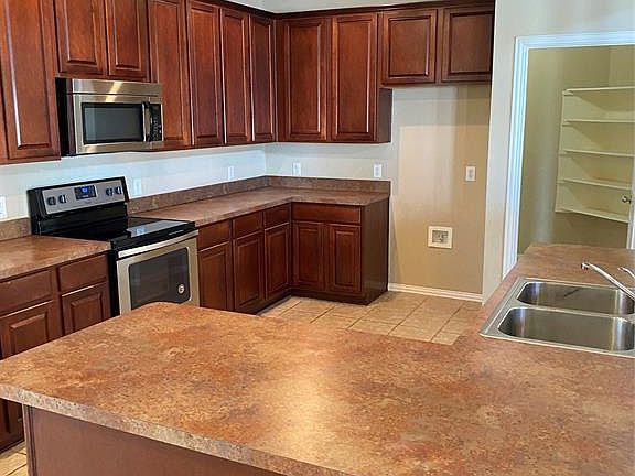 4th image of 10191 Cedar Lake Dr