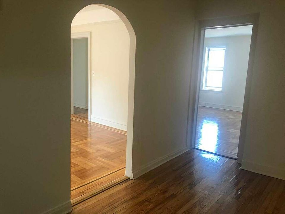 1st image of 261 Seaman Ave #F11