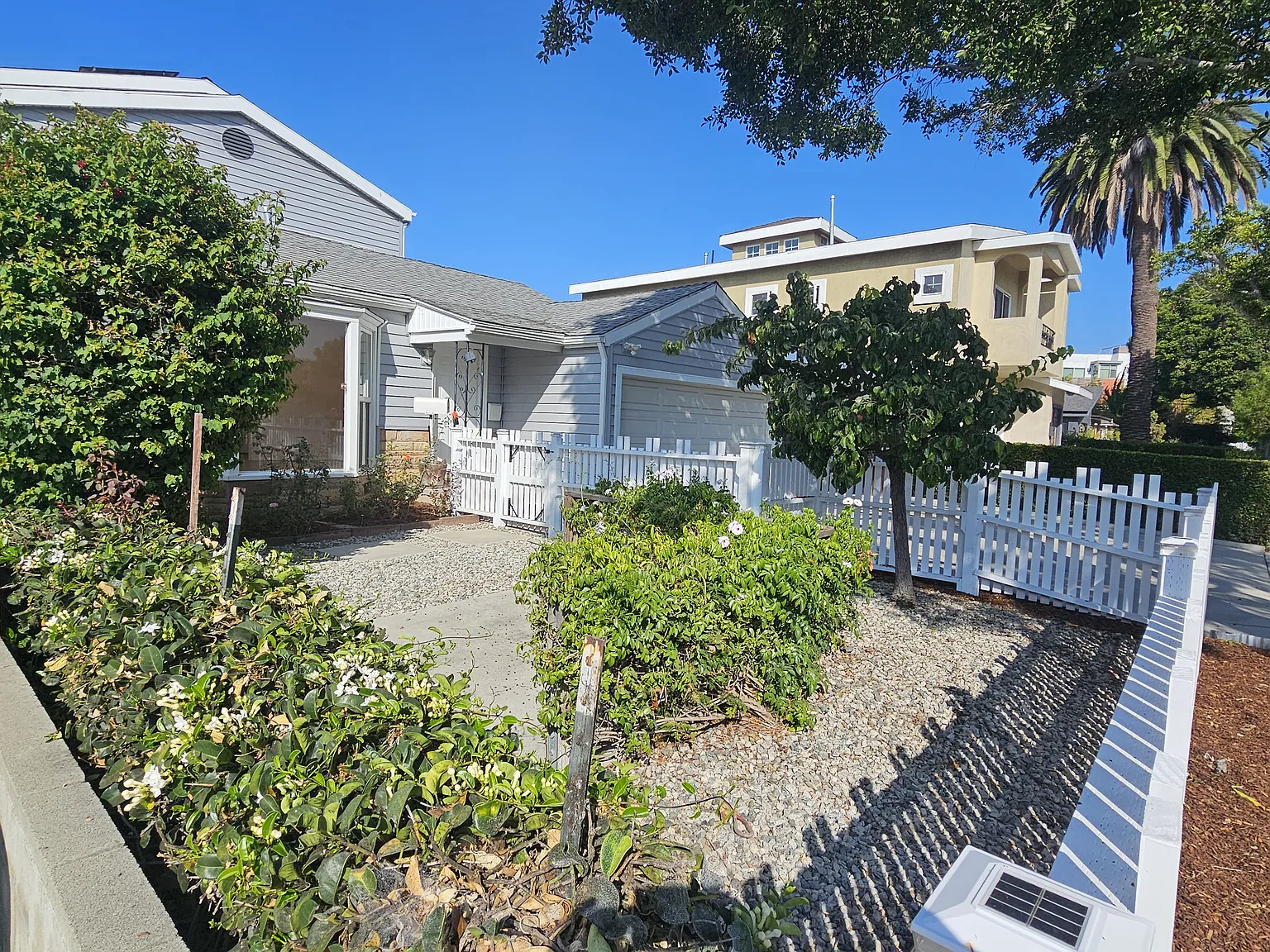 4049 Tilden Ave — Photo 2