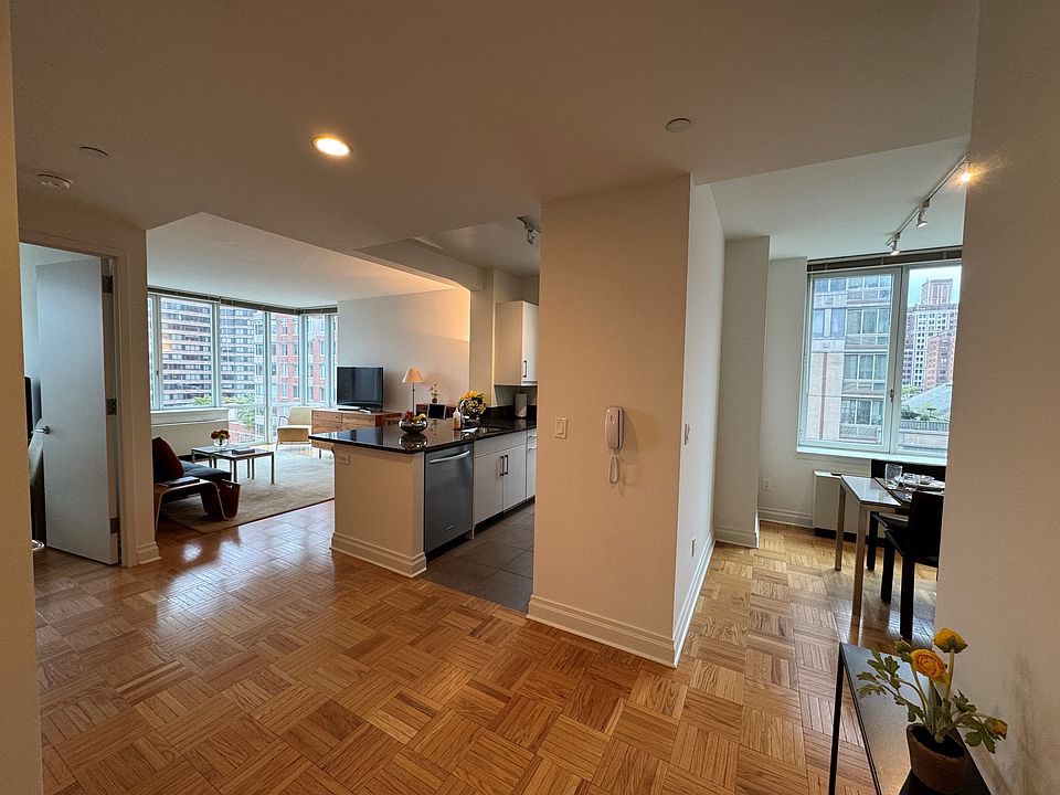 1st image of 1510 Lexington Ave APT 10C