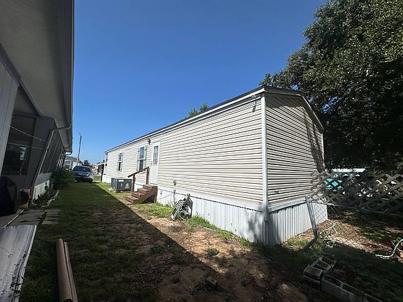 4th image of 595 Drage Dr